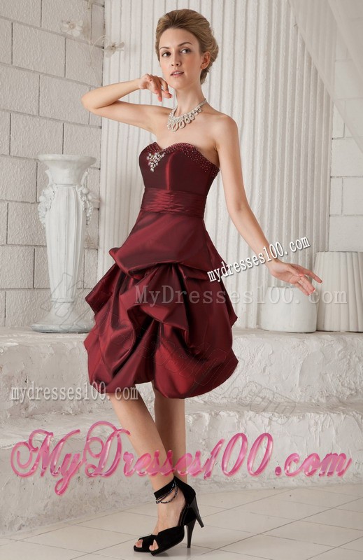 Burgundy Column Sweetheart Knee-length Beading Cocktail Dresses