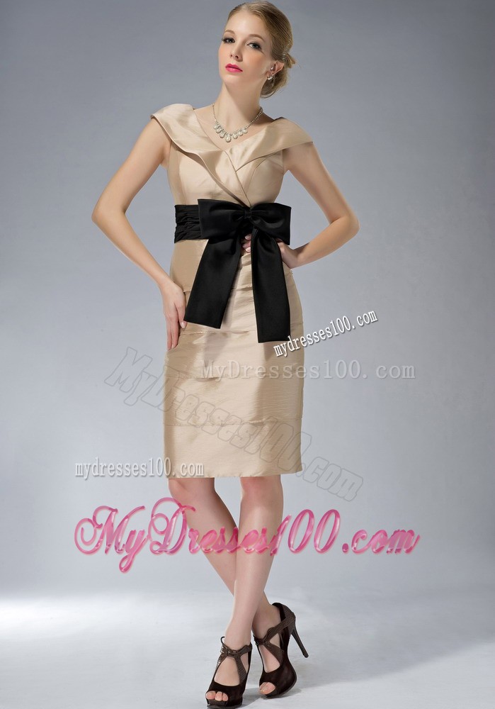Champagne Column V-neck Knee-length Bowknot Mother Dress