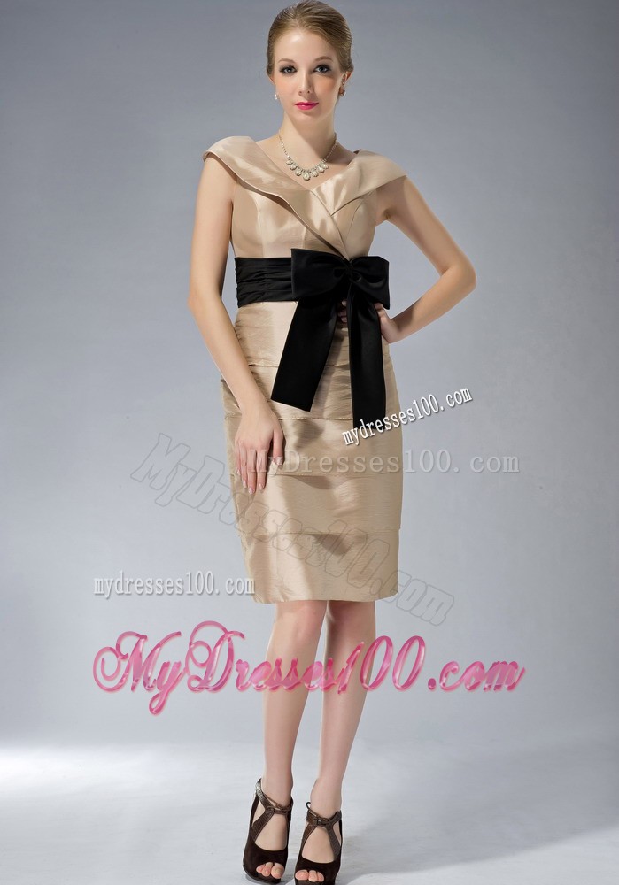Champagne Column V-neck Knee-length Bowknot Mother Dress