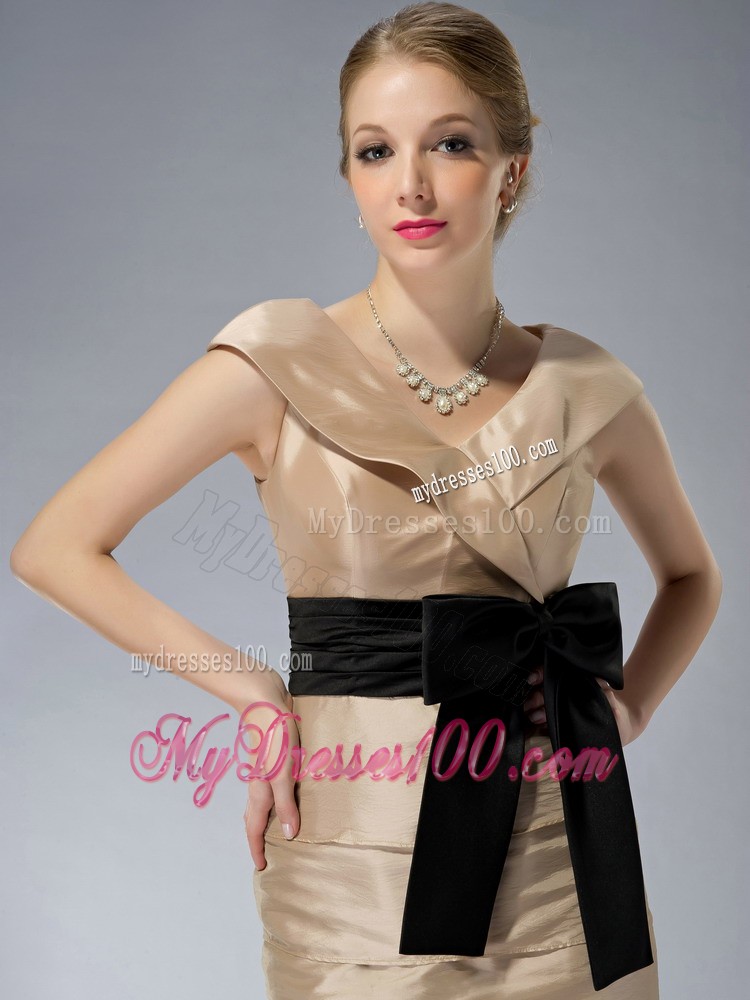 Champagne Column V-neck Knee-length Bowknot Mother Dress
