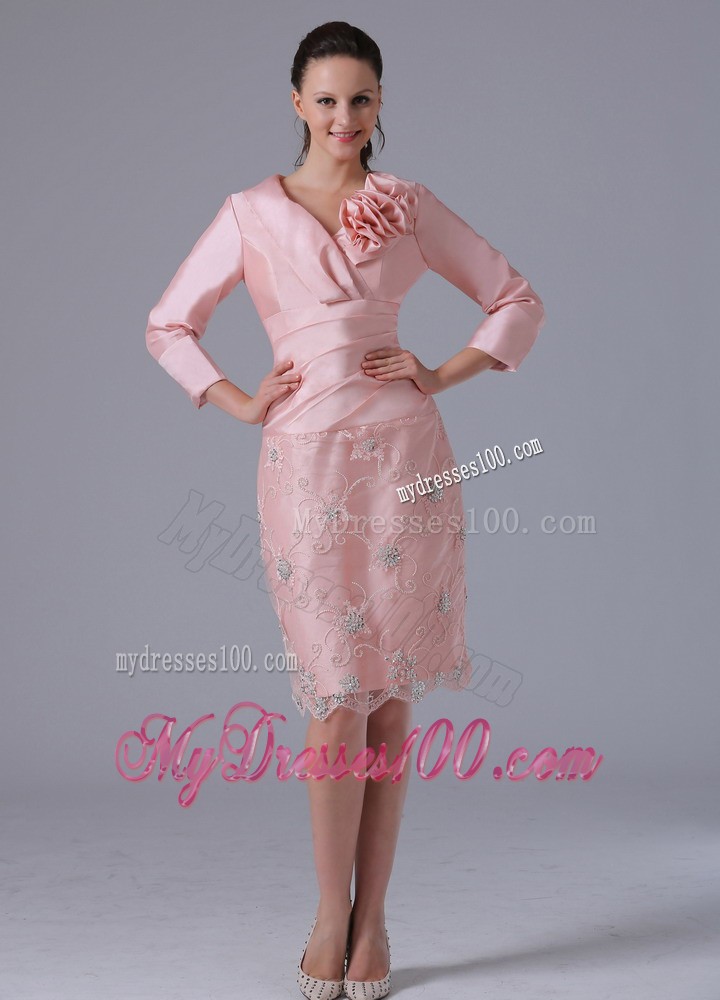 Baby Pink Long Sleeves Mother Bride Dress with Hand Flowers Knee-length