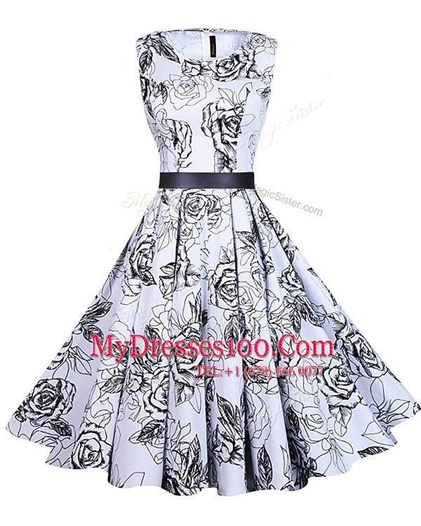 Extravagant White And Black A-line Chiffon Scoop Sleeveless Sashes ribbons and Pattern Knee Length Zipper Prom Dress