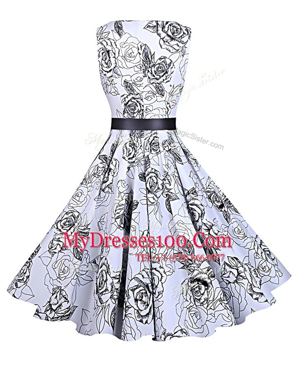 Extravagant White And Black A-line Chiffon Scoop Sleeveless Sashes ribbons and Pattern Knee Length Zipper Prom Dress
