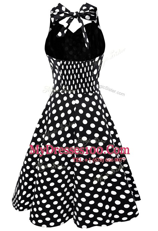 Unique Knee Length White And Black Scoop Sleeveless Backless