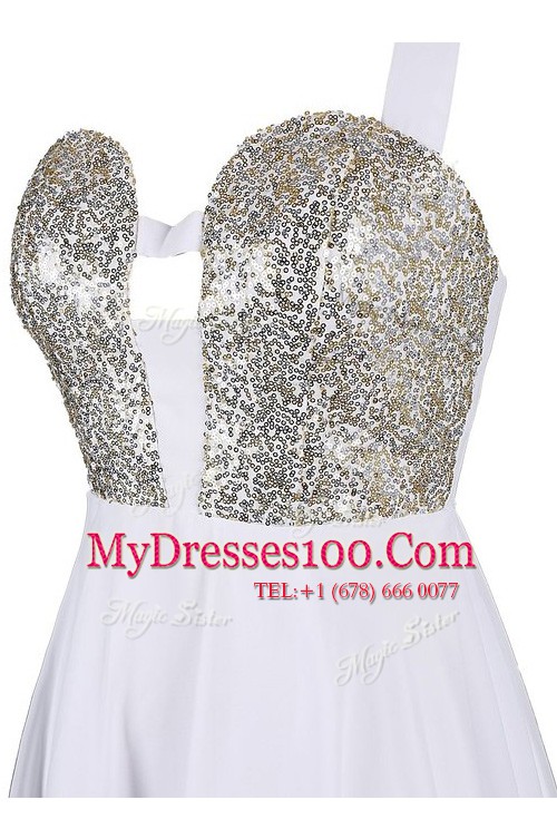 Graceful Sleeveless Chiffon Knee Length Criss Cross Prom Party Dress in White with Sequins