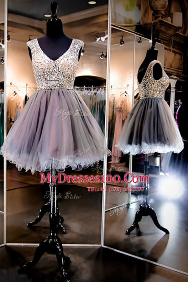 Grey Zipper Prom Dresses Beading Sleeveless Knee Length