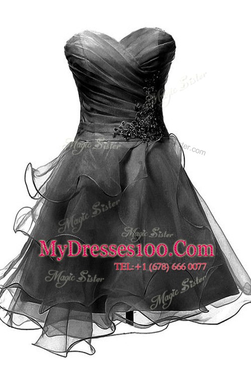 Simple Knee Length Criss Cross Party Dresses White for Prom and Party with Appliques