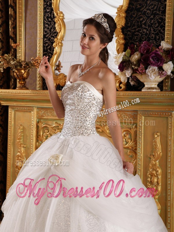 Popular White Sweetheart Sequined and Beaded Sweet 15 Dress
