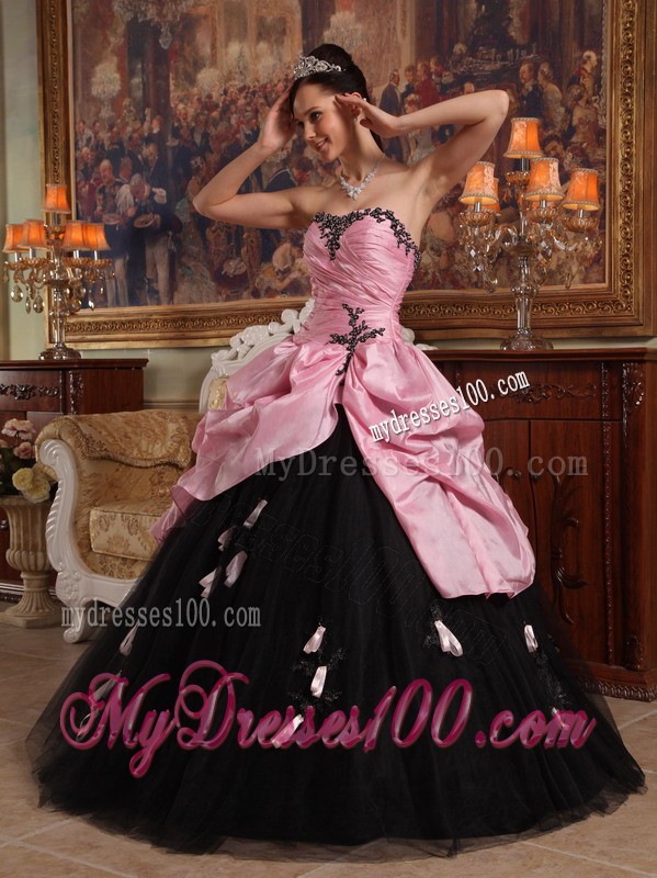 Pink and Black Sweetheart Quinceanera Dress with Hand Flowers