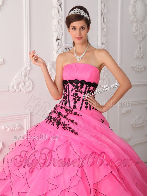 Brand new Sweet Pink Strapless Ruffles Sweet 16 Dresses with Black Appliques