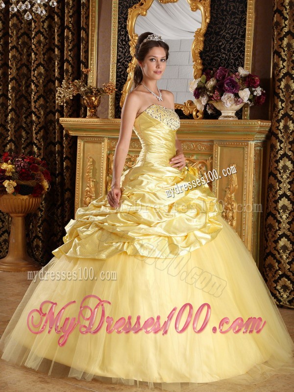 2013 Simple Strapless Yellow Taffeta and Tulle Beadings Quinceanera Dresses