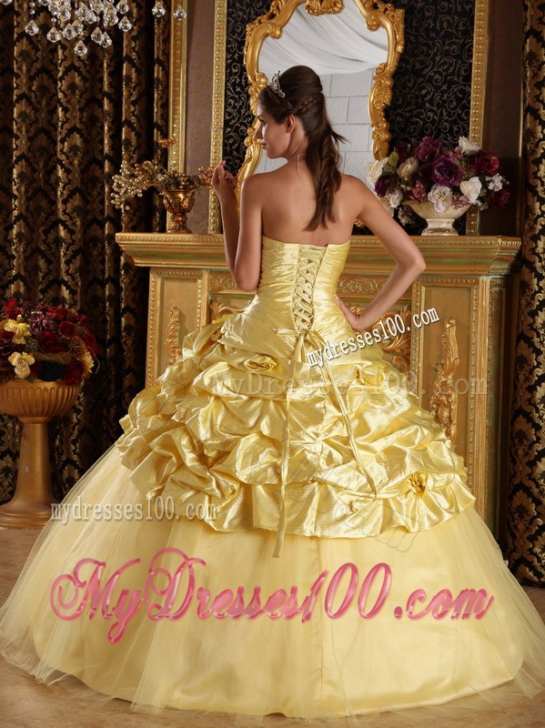 2013 Simple Strapless Yellow Taffeta and Tulle Beadings Quinceanera Dresses