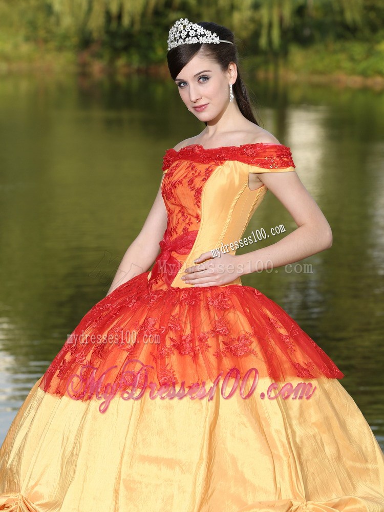 Red and Gold Quinceanera Dresses of off Shoulder and Layers