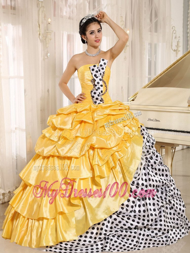 Ruffled Layers Yellow Qinceanera Gowns with Polka Dot Pick-ups