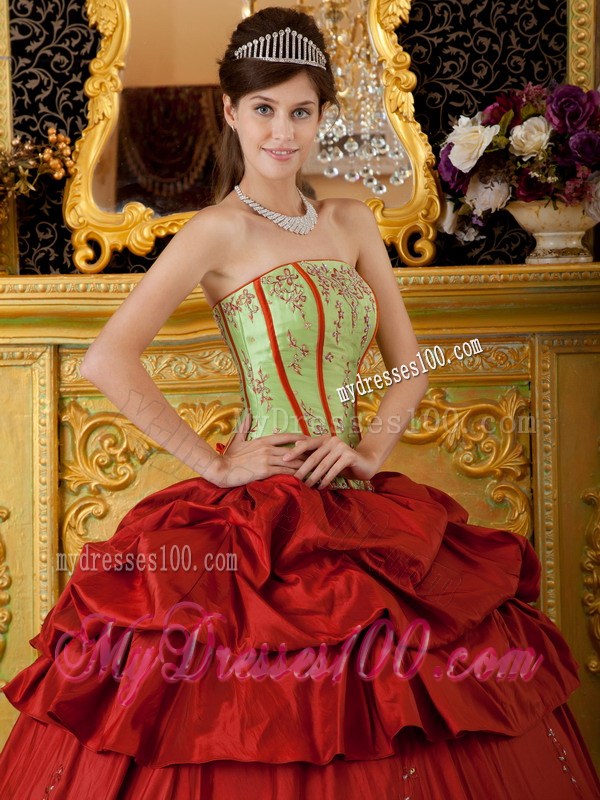 Wine Red and Apple Green Taffeta Quinceanera Dresses with Tiers Off Pick-Ups