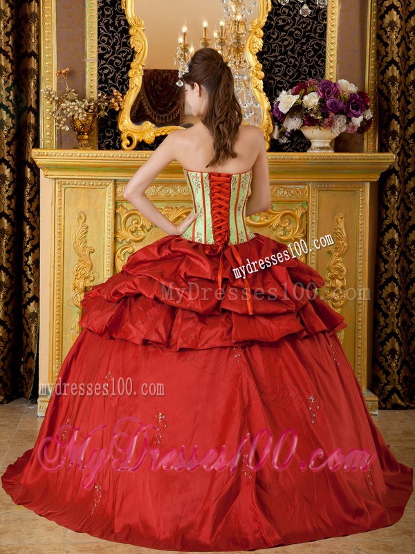 Wine Red and Apple Green Taffeta Quinceanera Dresses with Tiers Off Pick-Ups