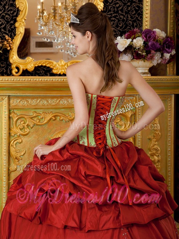 Wine Red and Apple Green Taffeta Quinceanera Dresses with Tiers Off Pick-Ups