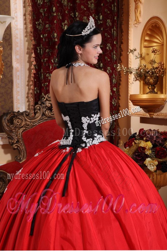Red and Black Halter Top Organza Ruffled Quinces Dresses with Appliques