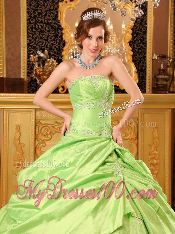 Spring Green Beading Decorated Taffeta Quinceanera Dress with Ruching Layers