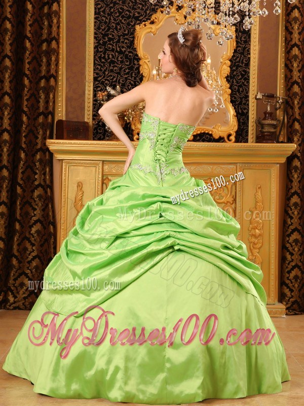 Spring Green Beading Decorated Taffeta Quinceanera Dress with Ruching Layers