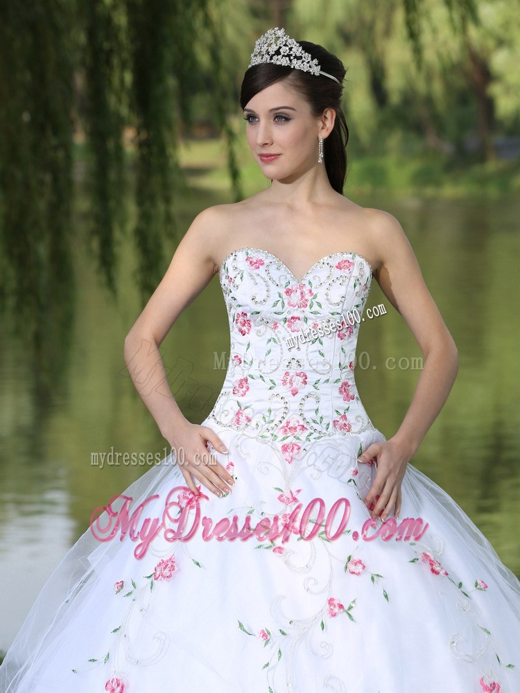 Sweetheart White Organza Qinceanera Dress with Colored Appliques