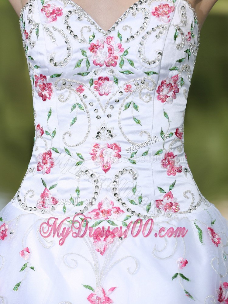 Sweetheart White Organza Qinceanera Dress with Colored Appliques