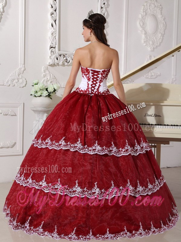 Wine Red and White Applique Decorate Dresses for 15 with Lace Hem and Layers
