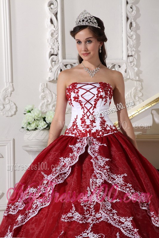 Wine Red and White Applique Decorate Dresses for 15 with Lace Hem and Layers