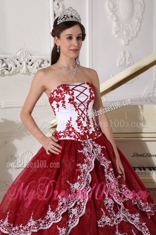 Wine Red and White Applique Decorate Dresses for 15 with Lace Hem and Layers