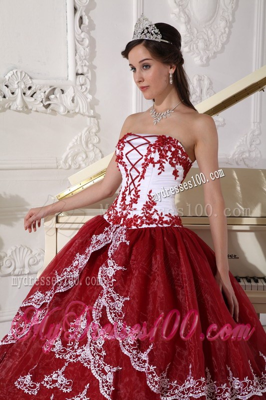 Wine Red and White Applique Decorate Dresses for 15 with Lace Hem and Layers