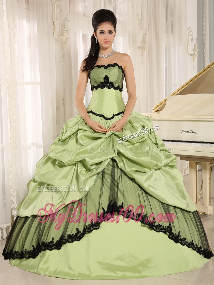 Yellow Green and Black Dresses for 16 with Appliques and Pick-ups