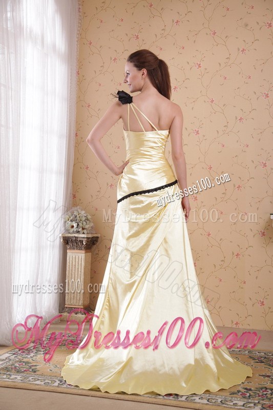 Light Yellow Column Sheath One Shoulder Ruched Celebrity Dress