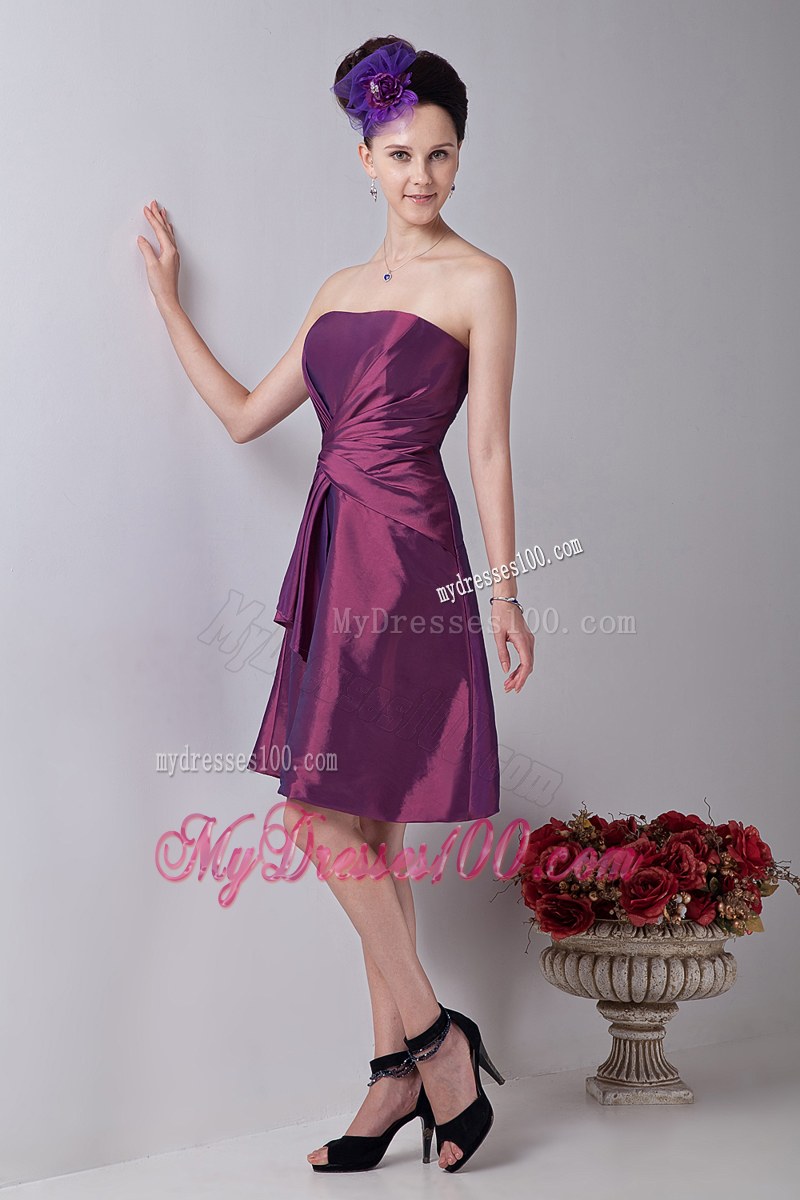 A-line Strapless Knee-length Bridemaid Dress Purple Taffeta Ruching