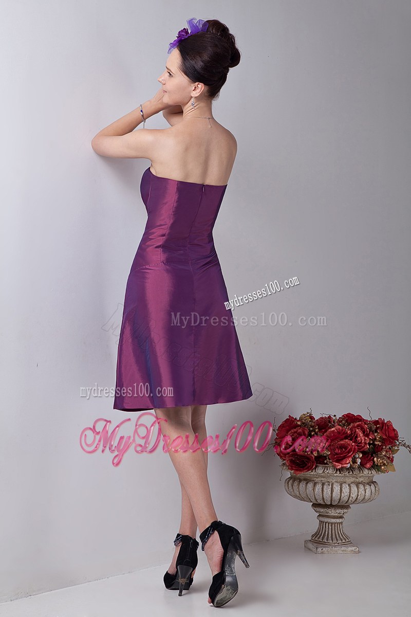 A-line Strapless Knee-length Bridemaid Dress Purple Taffeta Ruching
