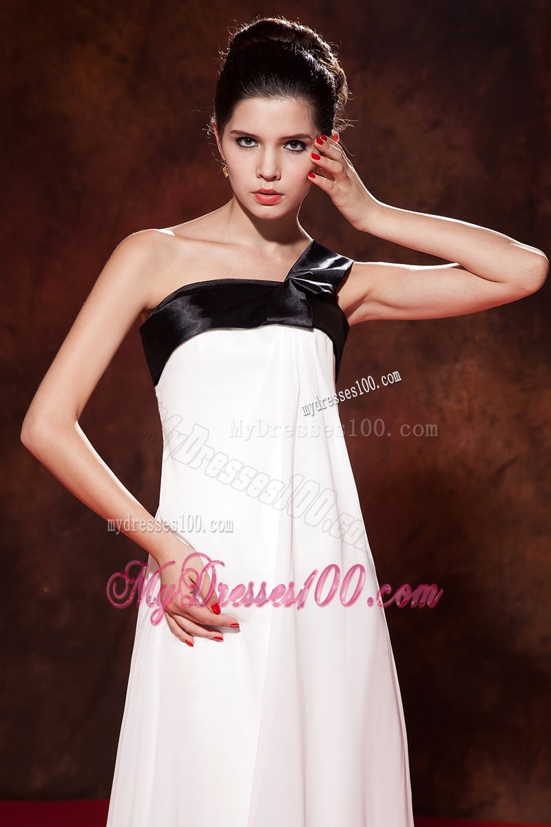 One Shoulder Floor-length Black and White Bridesmaid Dress Bow Empire