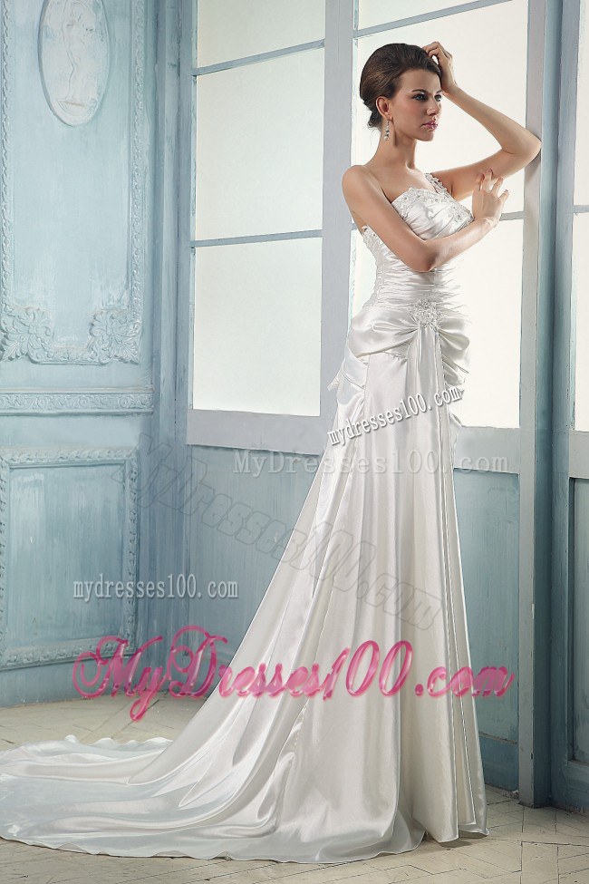 2013 Simple One Shoulder White Court Train Wedding Dress with Ruche in White