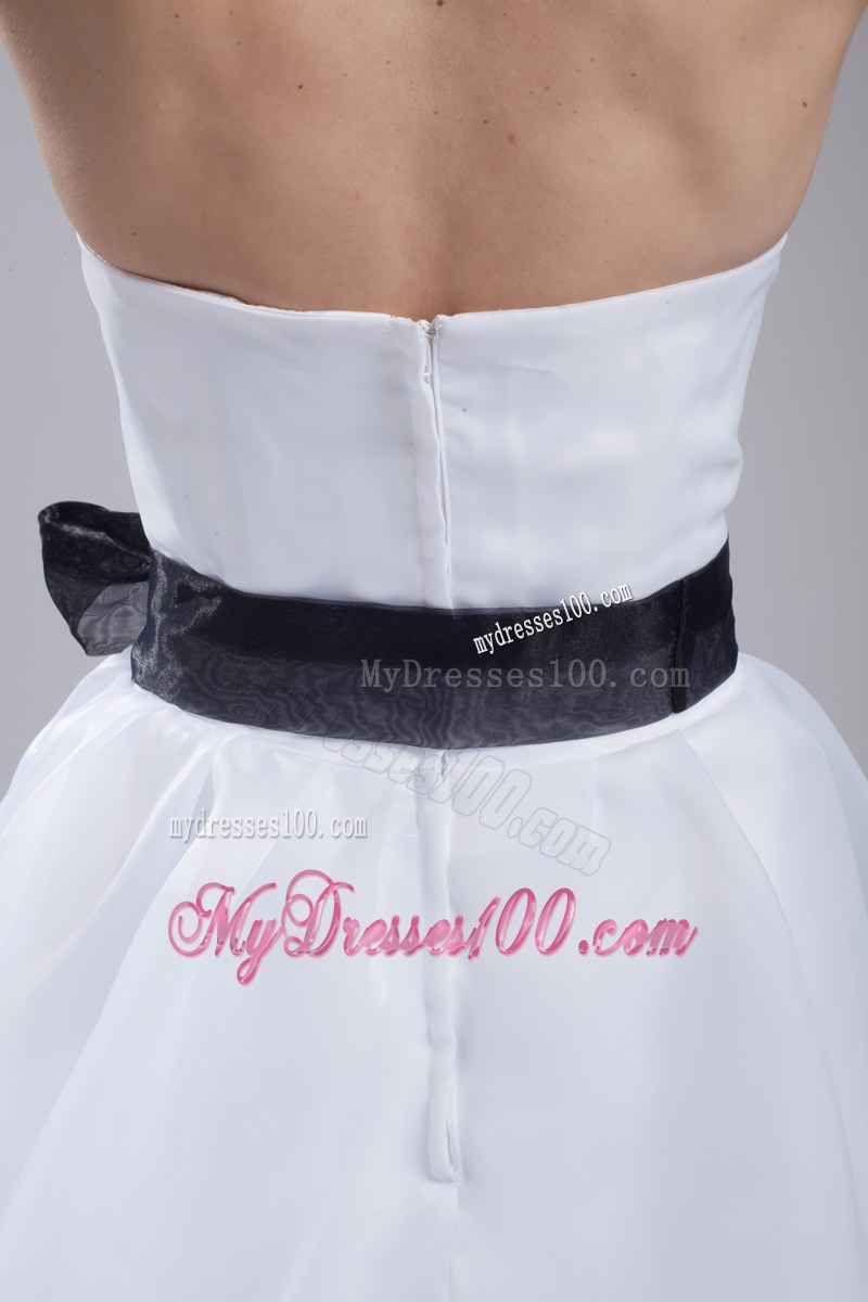 White Strapless Tiers Brush Train Wedding Bridal Gown with a Black Bowknot
