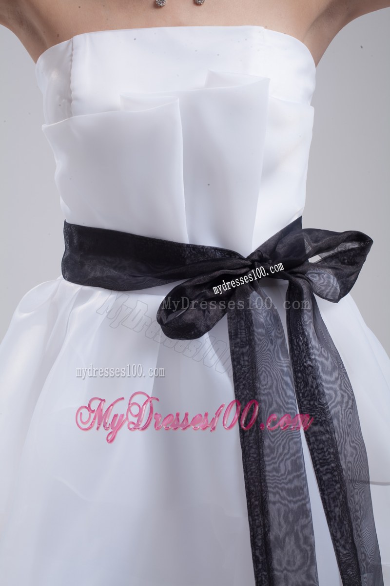 White Strapless Tiers Brush Train Wedding Bridal Gown with a Black Bowknot