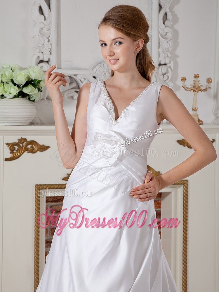 V-neck Court Train Hand Made Flowers Decorate Taffeta Wedding Dresses