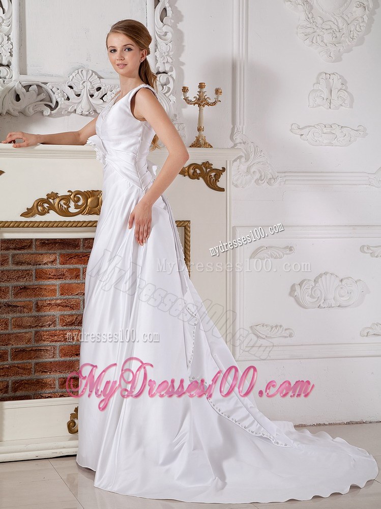 V-neck Court Train Hand Made Flowers Decorate Taffeta Wedding Dresses