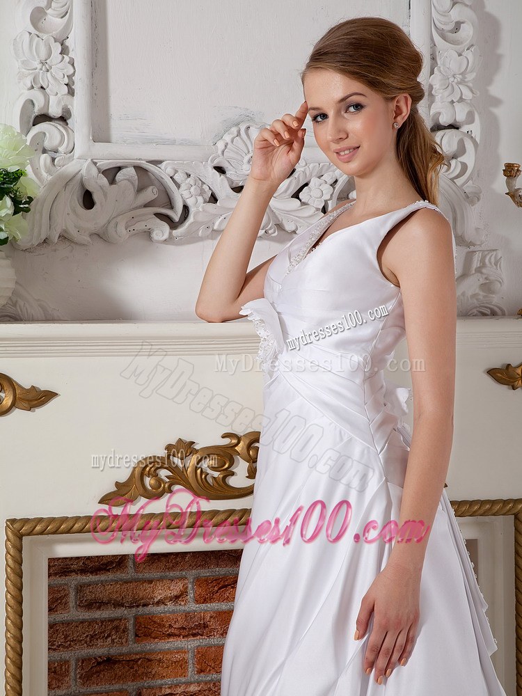 V-neck Court Train Hand Made Flowers Decorate Taffeta Wedding Dresses