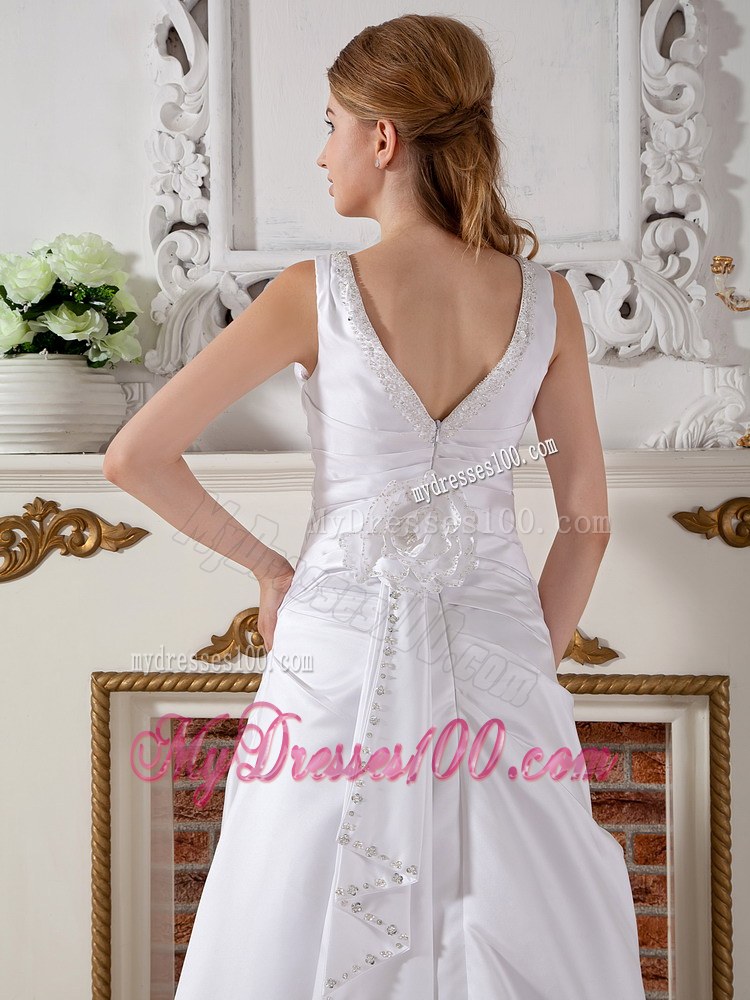 V-neck Court Train Hand Made Flowers Decorate Taffeta Wedding Dresses