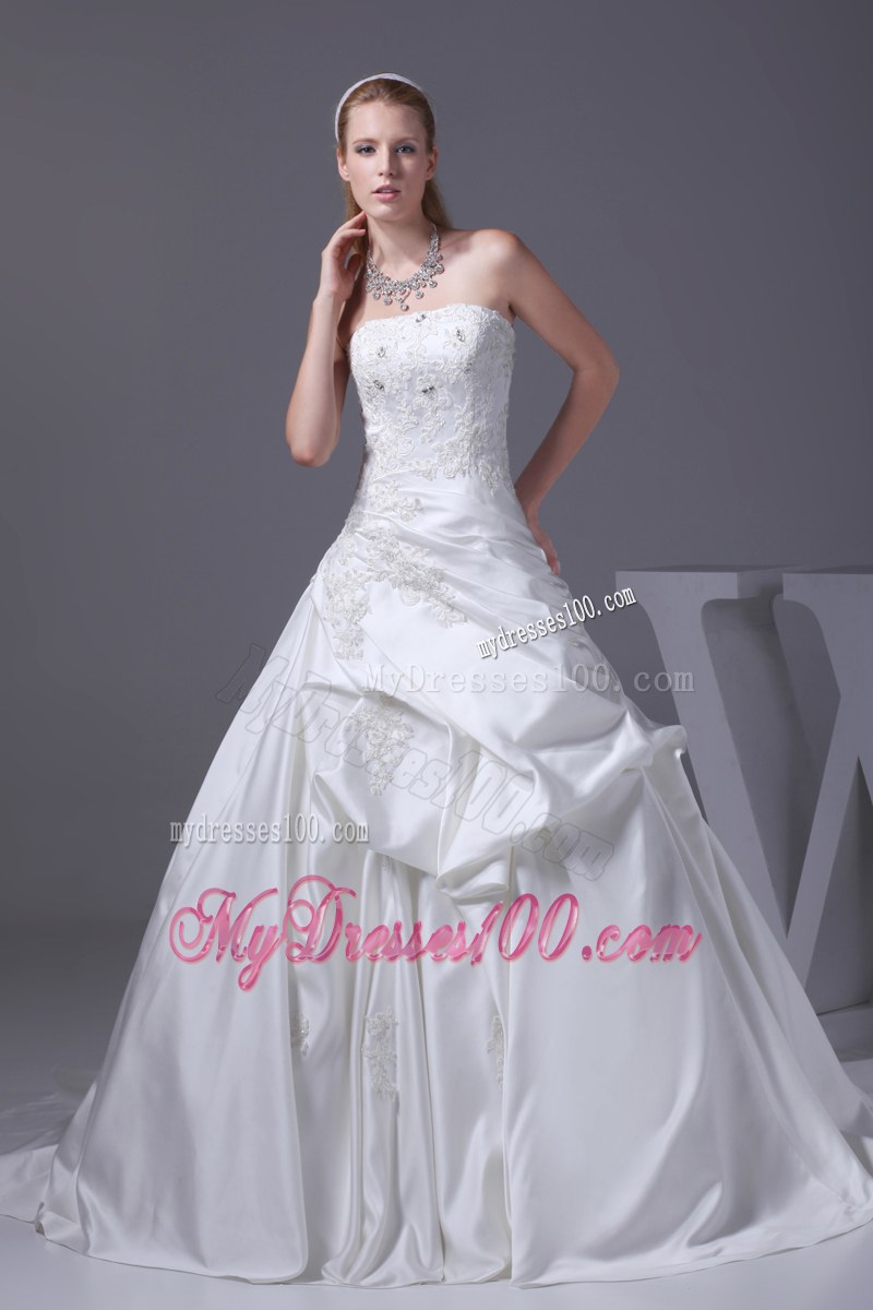 Appliques with Diamonds Decorated Wedding Bridal Gown with Court Train