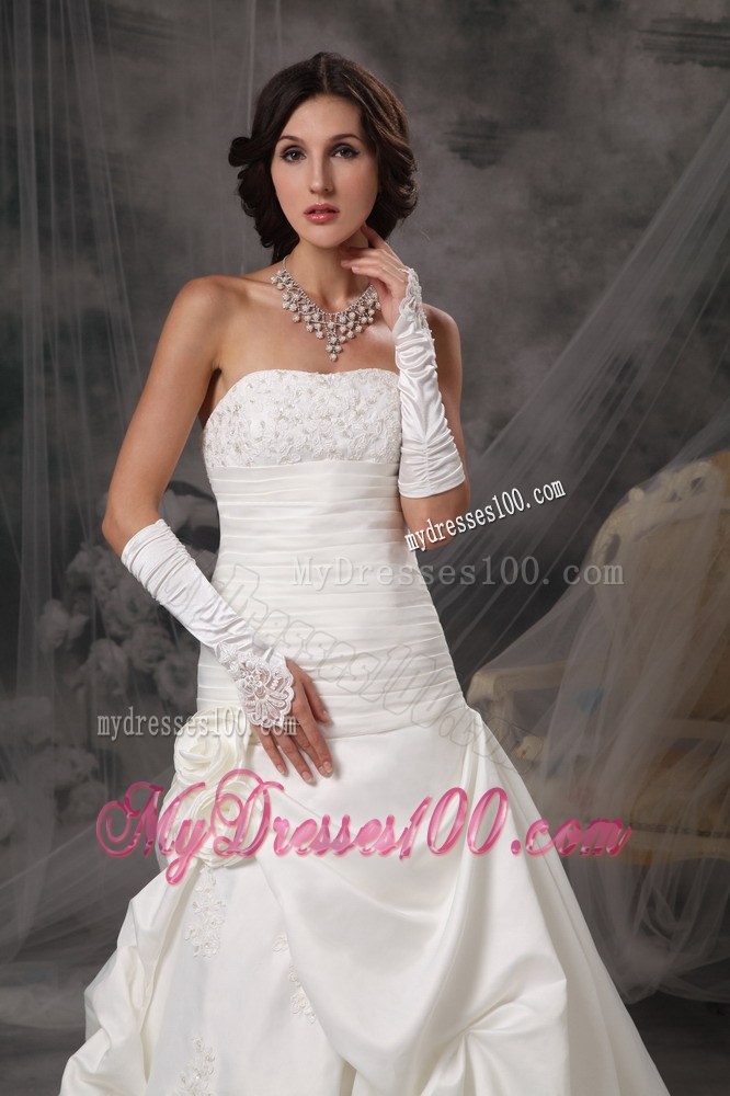 Strapless Court Train Beading Decorate Bridal Gown with Hand Made Flowers