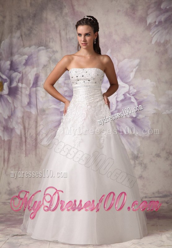 Elegant A-line Floor-length Wedding Dress with Appliques and Beadings
