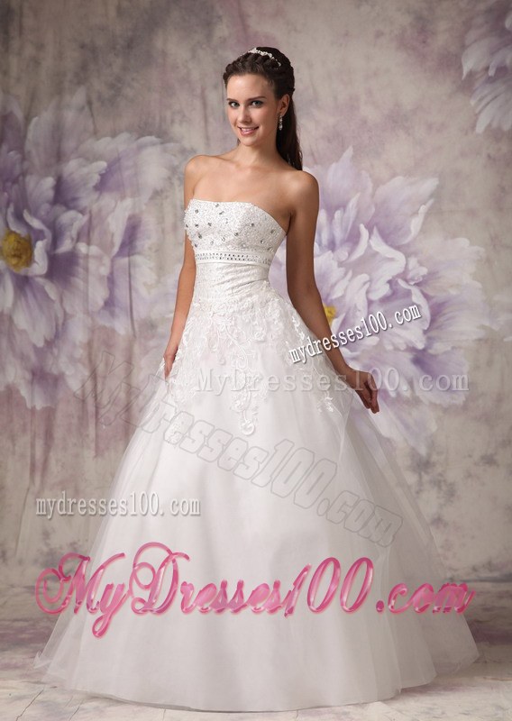 Elegant A-line Floor-length Wedding Dress with Appliques and Beadings