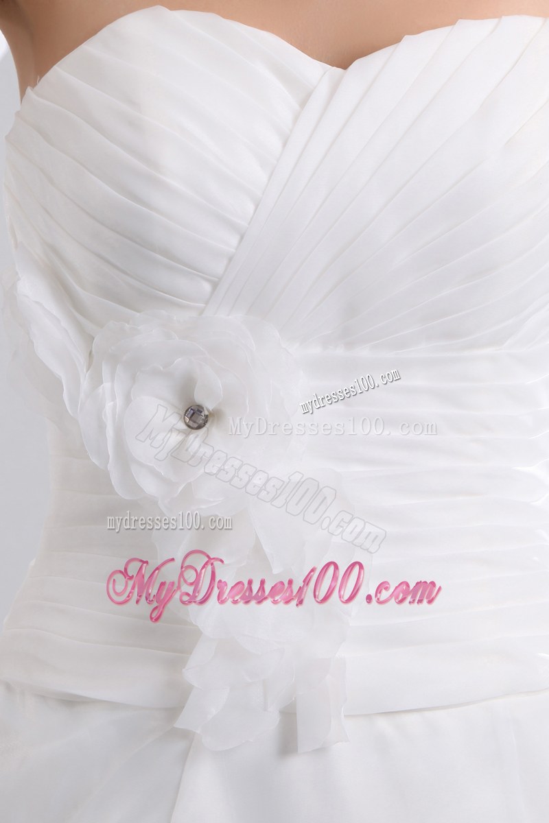 Hand Made Flowers and Pick-ups Decorated Bridal Gowns with Brush Train