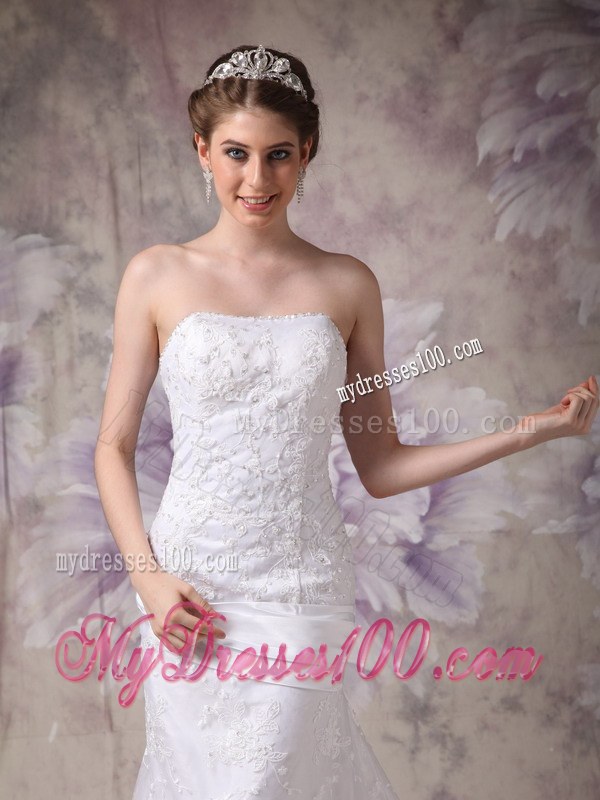 Graceful Fitted Mermaid Court Train Lace White Wedding Dress Hot Sale