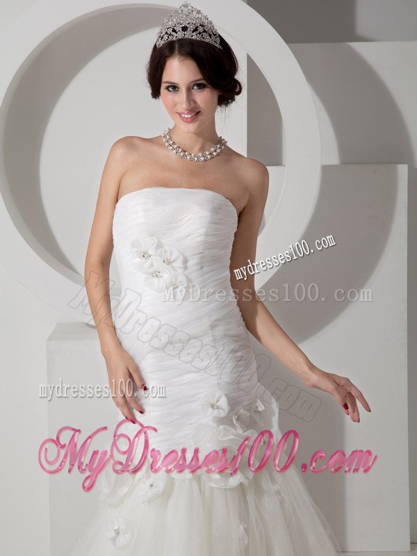 Mermaid Court Train Ruche and Hand Made Flowers Decorate Bridal Dress