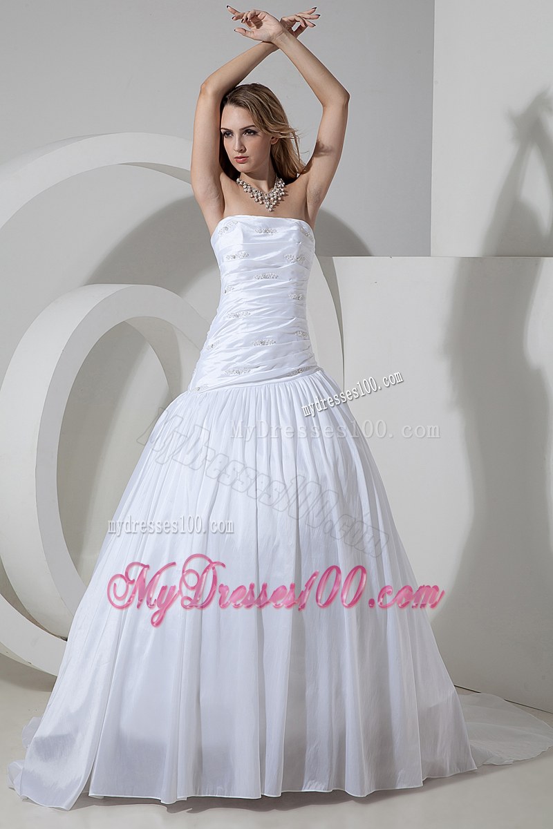Ruching and Appliques Decorated Dress for Brides with Brush Train For Woman